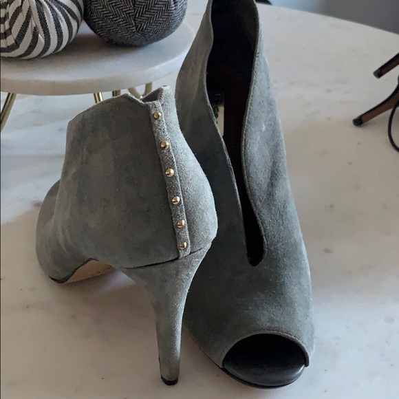 Gray suede peep toe heels - Picture 2 of 2